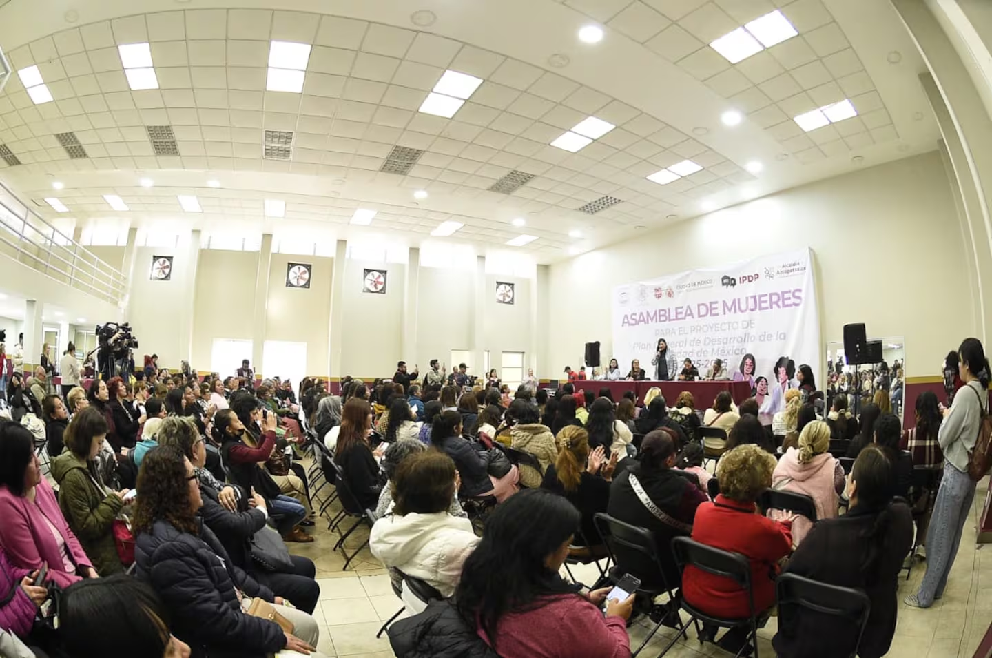 Celebran asamblea de mujeres para incorporar perspectiva de género en el PGD