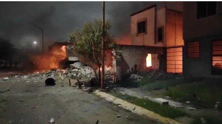Explosión en presunto taller clandestino de explosivos deja tres muertos