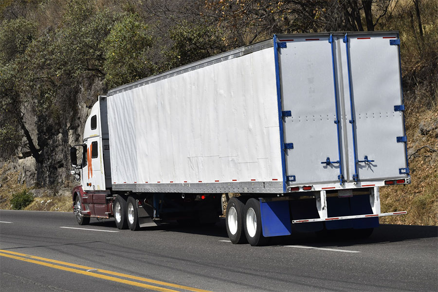 Disminuyó 22% robo al transporte de carga en 2025: AMESIS