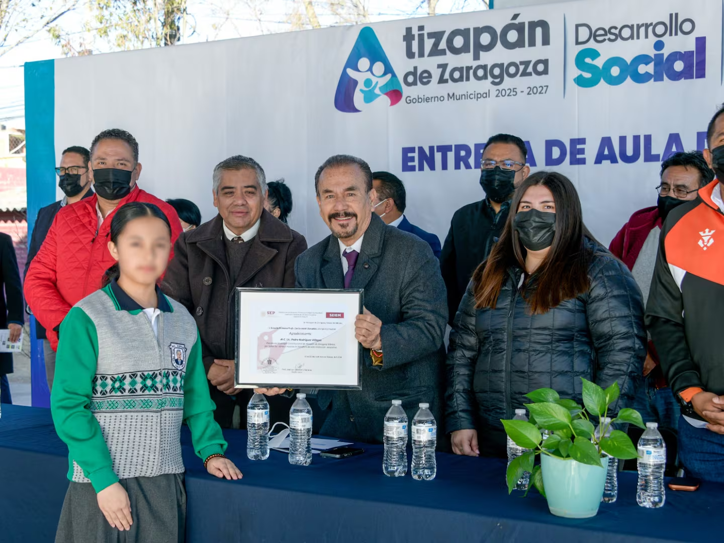 Encabeza alcalde entrega de aulas digitales en escuelas de Atizapán