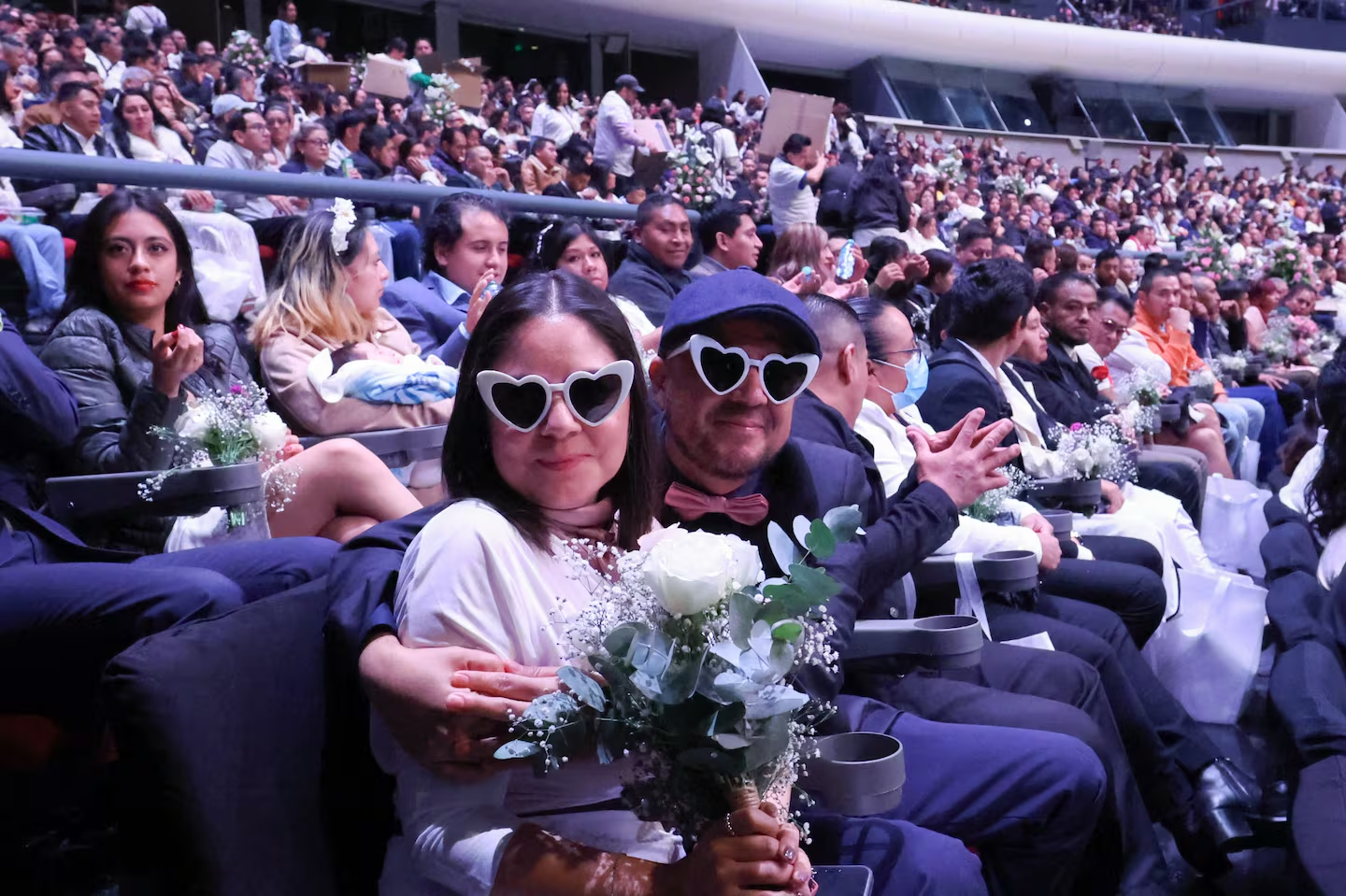 GCDMX arma bodorrio colectivo en el Auditorio Nacional con más de dos mil parejas