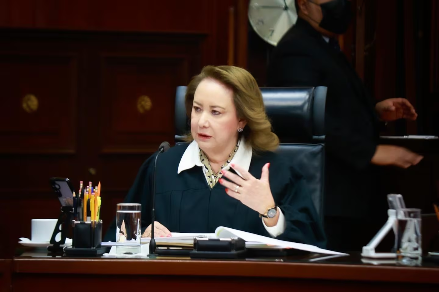 Avala Corte sanción adicional contra servidores que fomenten delito de terapias de conversión