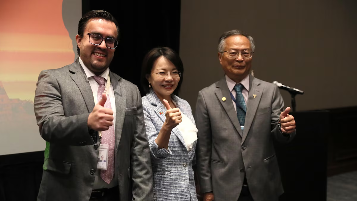 México revisa el T-MEC con EU y Canadá por un lado y busca atraer más inversión de Asia por el otro