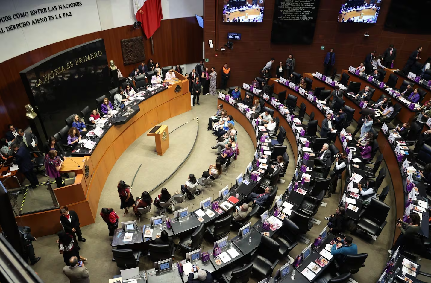 Senado elimina pensiones millonarias