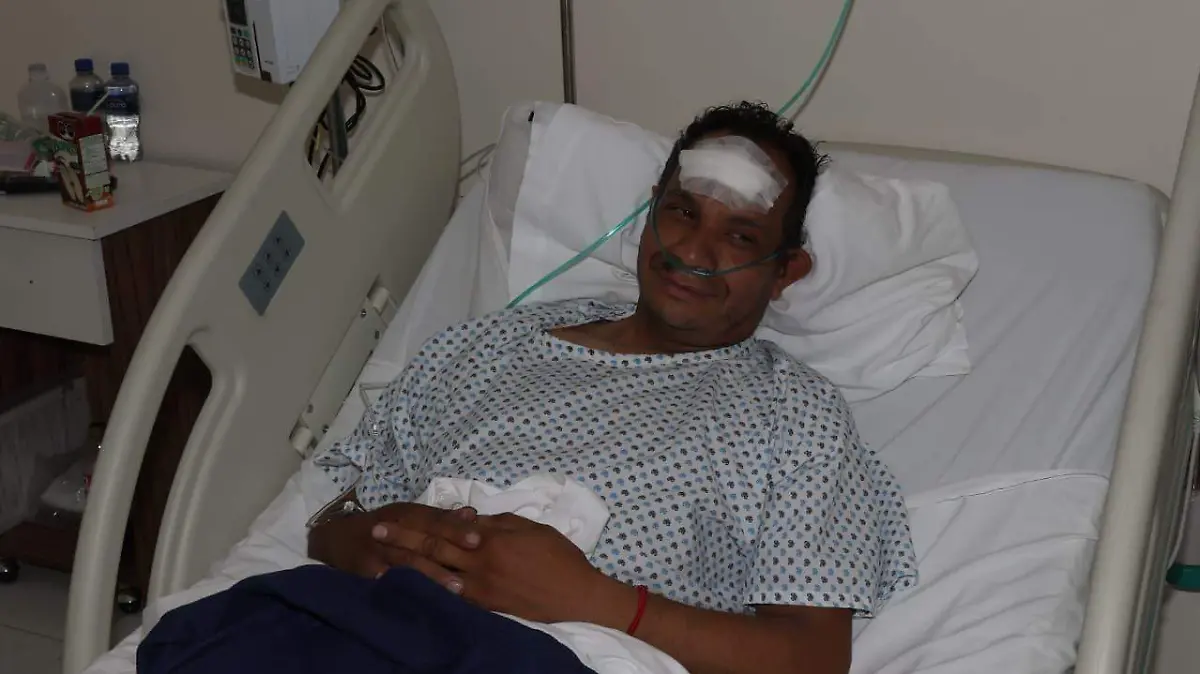 Alcaldía Cuauhtémoc brinda apoyo a Ángel Miranda, trabajador sobreviviente del derrumbe en San Antonio Abad
