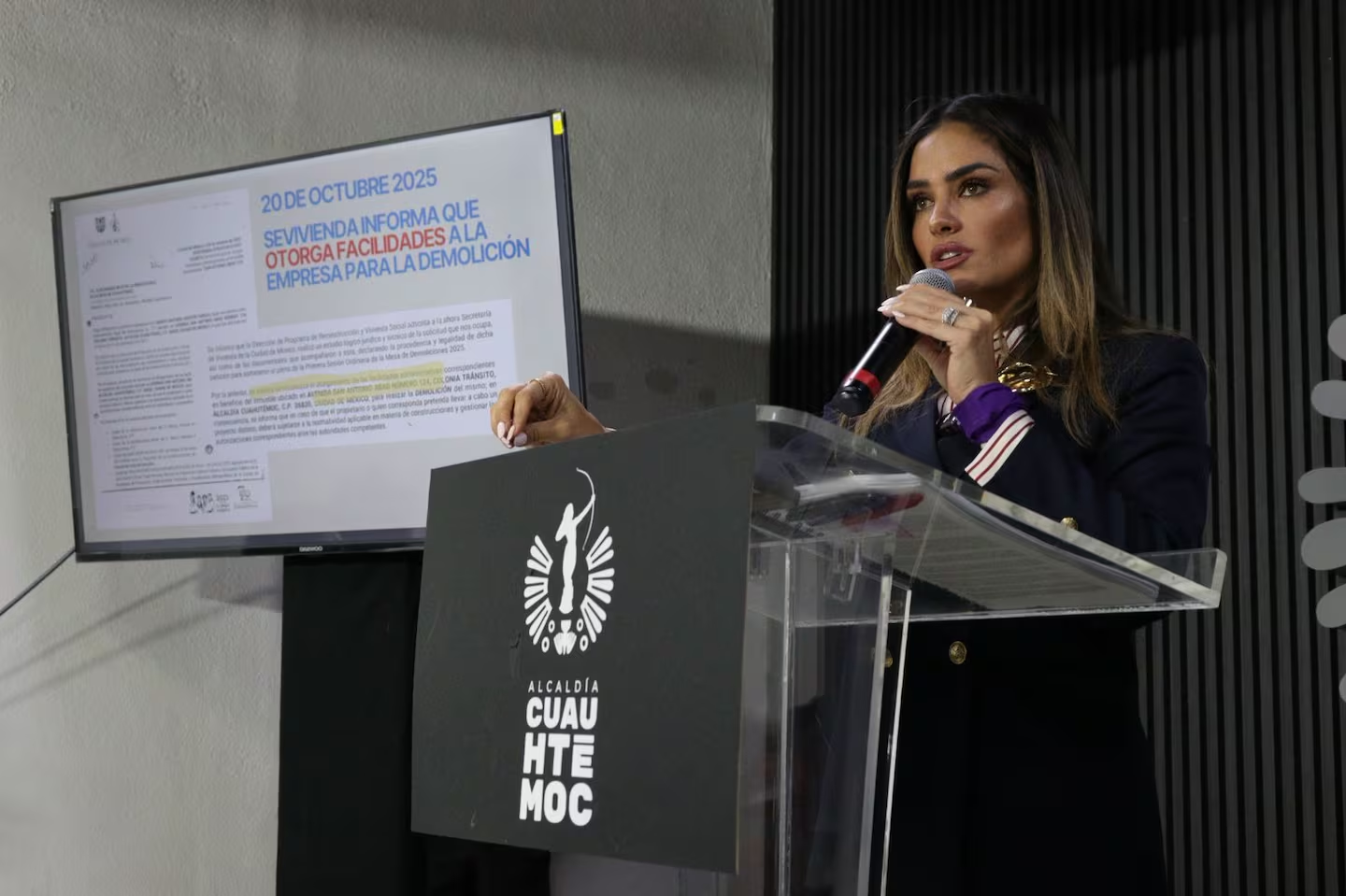 Exhibe Rojo de la Vega al GCDMX con documentos; “obras sí son su responsabilidad”