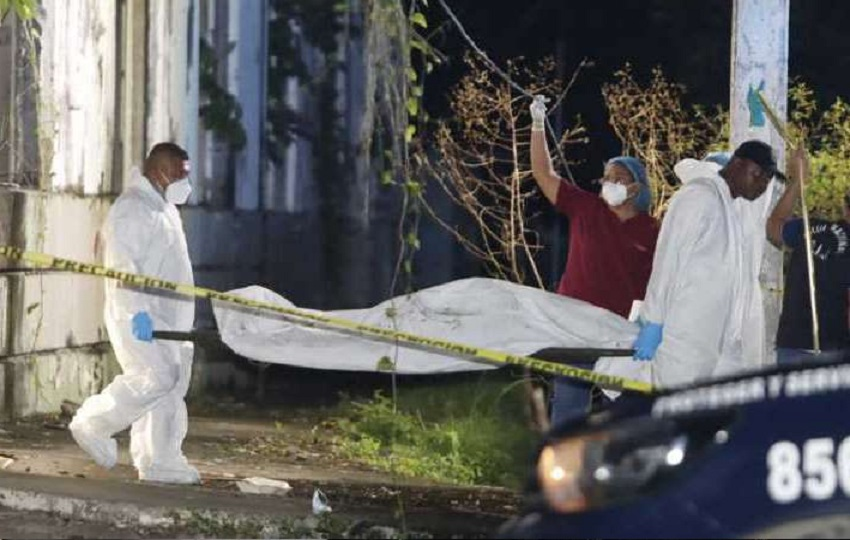 Golpean a homicida hasta matarlo en Santa Cruz Teoloyucan, acababa de asesinar a un hombre