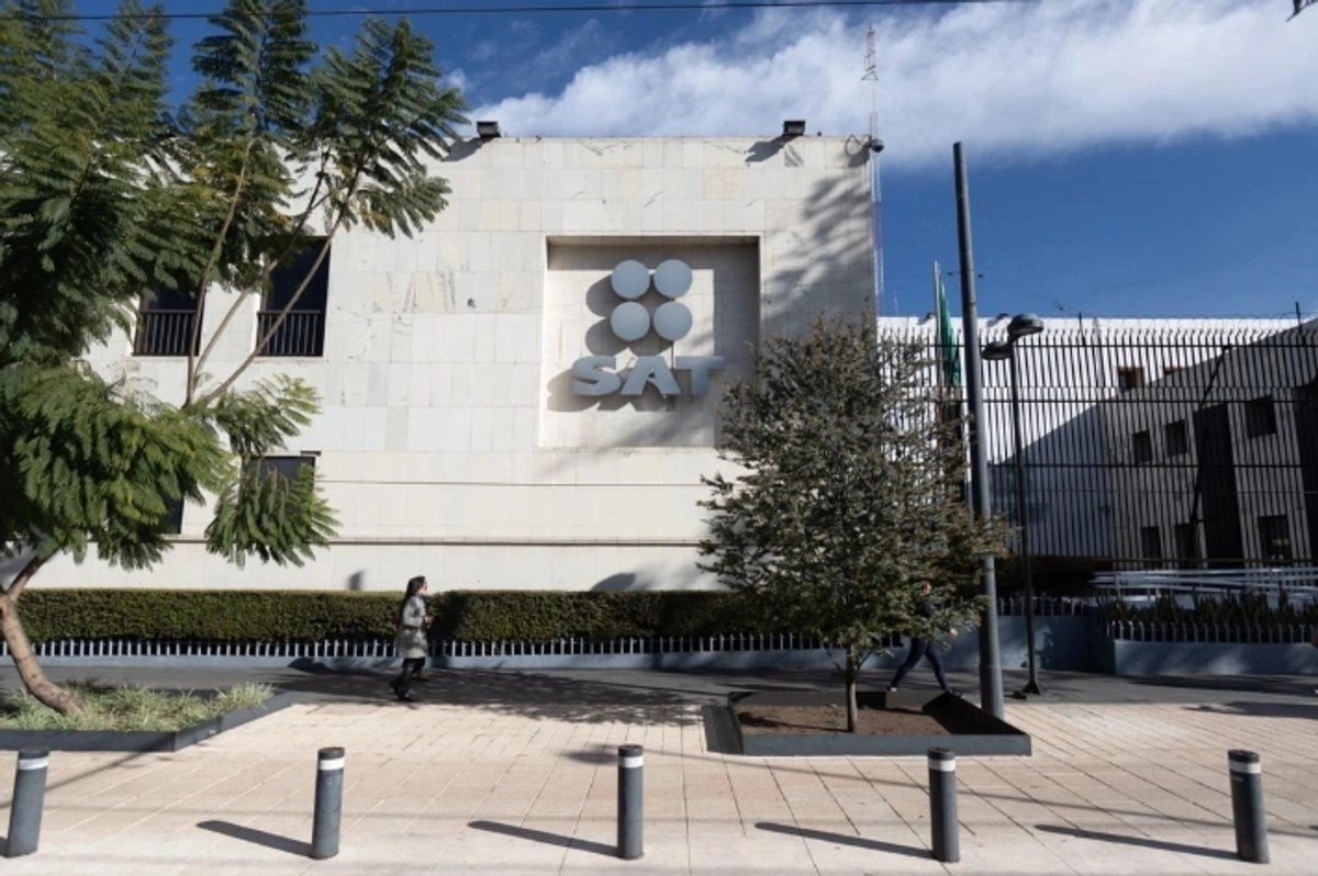 Ingresos del gobierno aumentaron 2.7 por ciento más respecto al año pasado: SAT