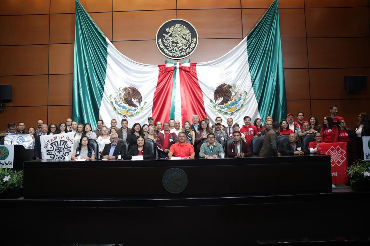 En México, 300 mil trabajadores de ciencia y tecnología, con sueldo por debajo del salario mínimo