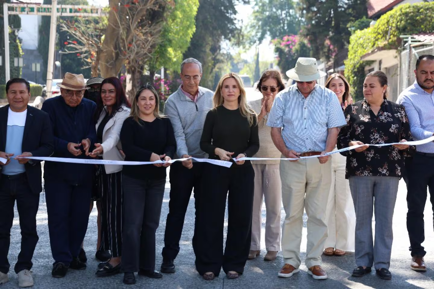 Huixquilucan entrega repavimentación de avenida Lomas Anáhuac; la obra busca reducir el tráfico