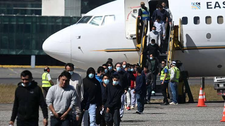 TRAC: Mexicanos lideran órdenes de deportación en el presente año fiscal EEUU