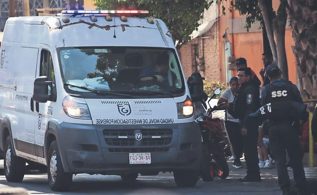 Hallan a pareja muerta en el baño de su hogar en la Venustiano Carranza