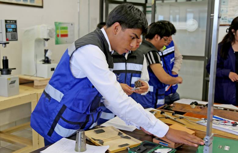 Edomex amplía oferta de la UTVT; Incluye ingenierías Ferroviaria y de Logística Aeroportuaria