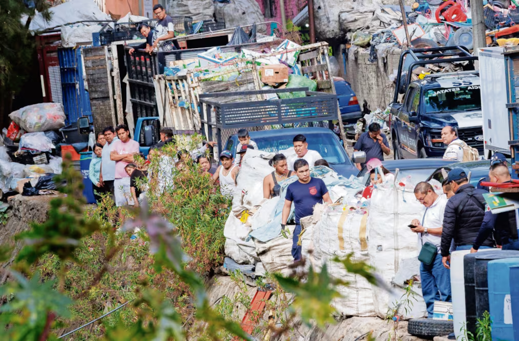 Localizan hombre sin vida en condiciones aterradoras en Naucalpan