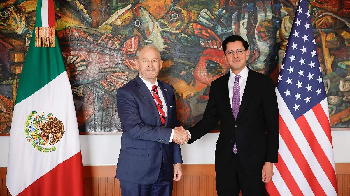 El Canciller Roberto Velasco se reúne con embajador de EU para hablar de cooperación bilateral