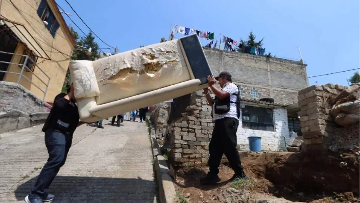 Vecinos de Prolongación Mercadela exigen a SEGIAGUA pagar seguro por daños tras la inundación