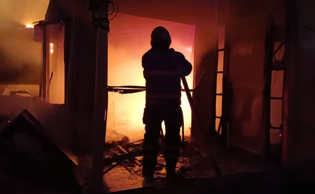 Hallan a un hombre calcinado tras incendio en San Francisco Tlaltenco, en Tláhuac