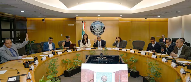 Eligen Morena y aliados a tres consejeros del INE