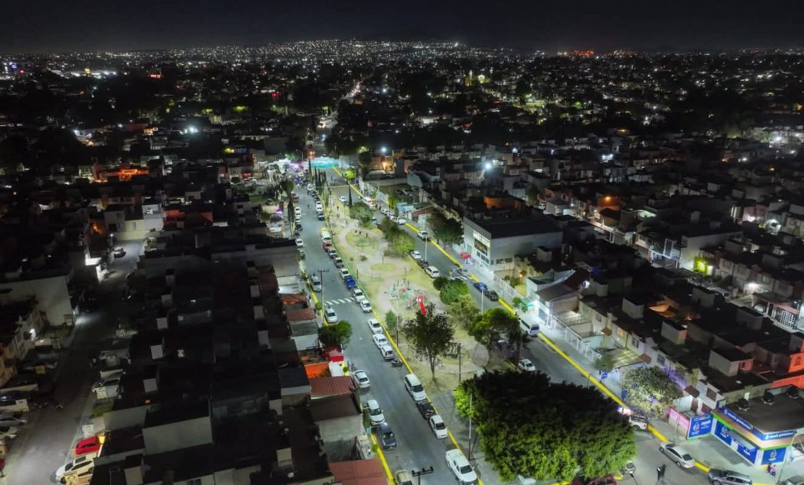 Ecatepec mejora la iluminación de las calles públicas