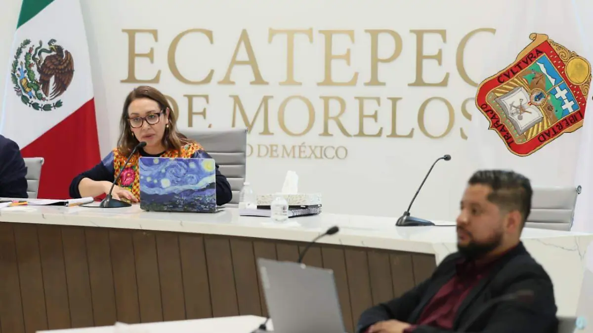 Azucena Cisneros Coss acusa uso político de Centro Cívico en Ecatepec a favor de Vilchis