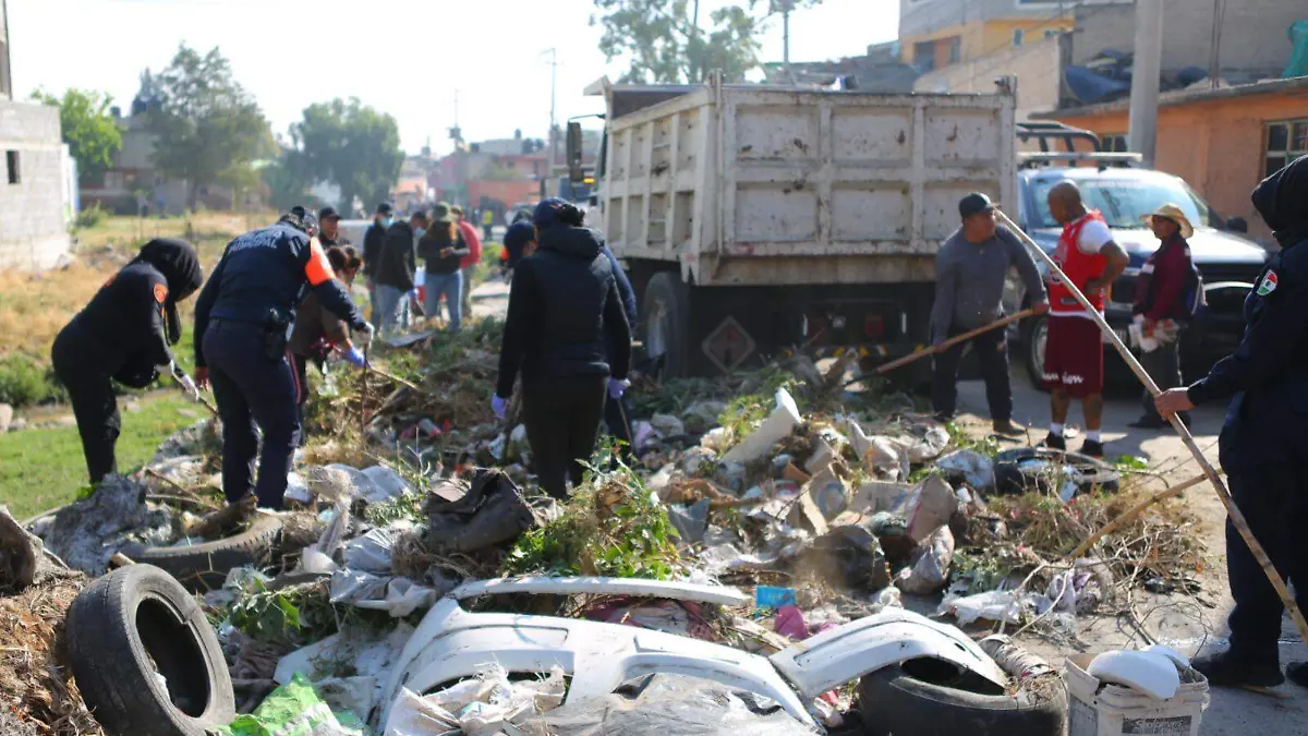 Implementa Ecatepec programa “Camellones Seguros” y recolección nocturna para evitar inundaciones