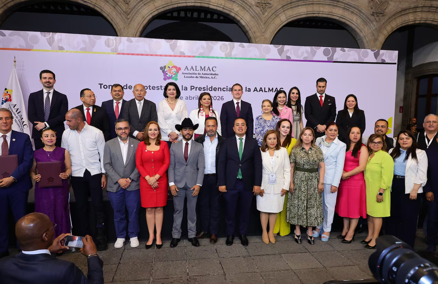 “La transformación será municipalista o no será”: Brugada ante alcaldes del país