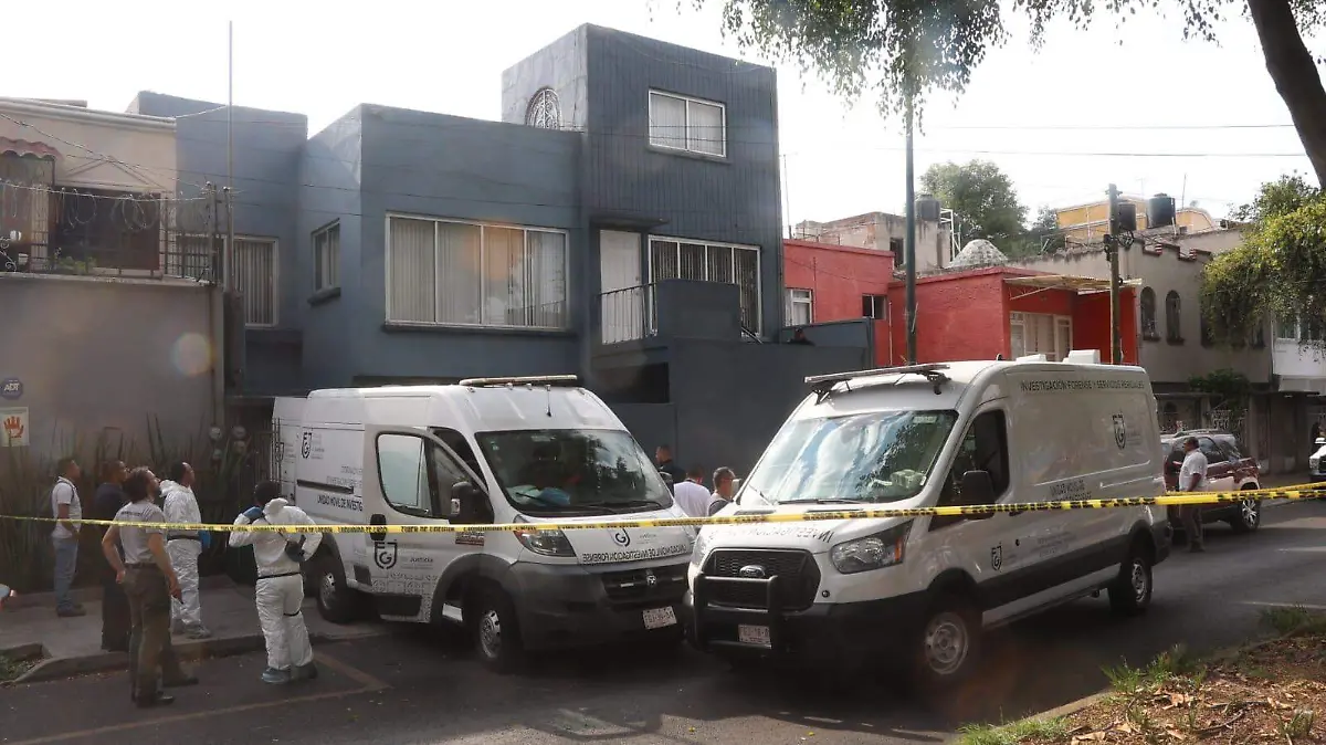 Hallan a familia sin vida en vivienda de Azcapotzalco