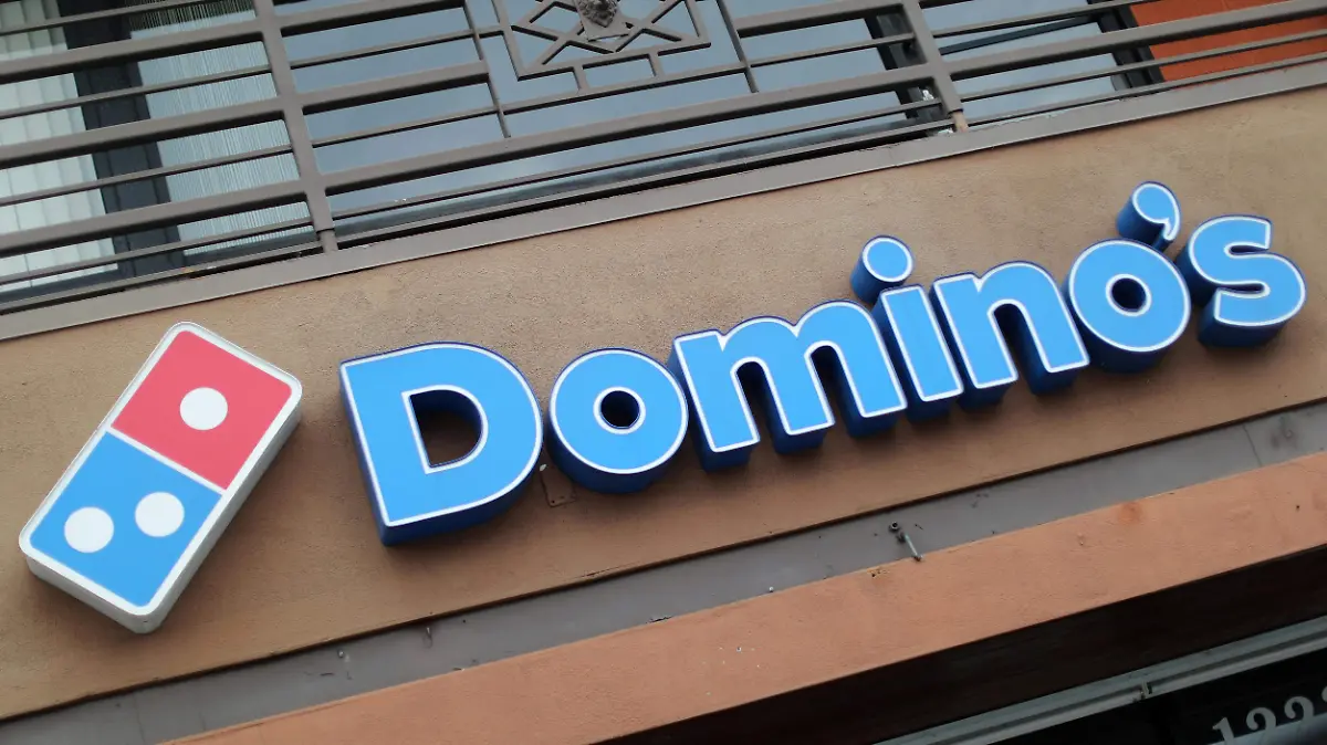 Ganancias de Alsea, operadora de Starbucks, Domino’s y Vips, se hunden 66% en primer trimestre