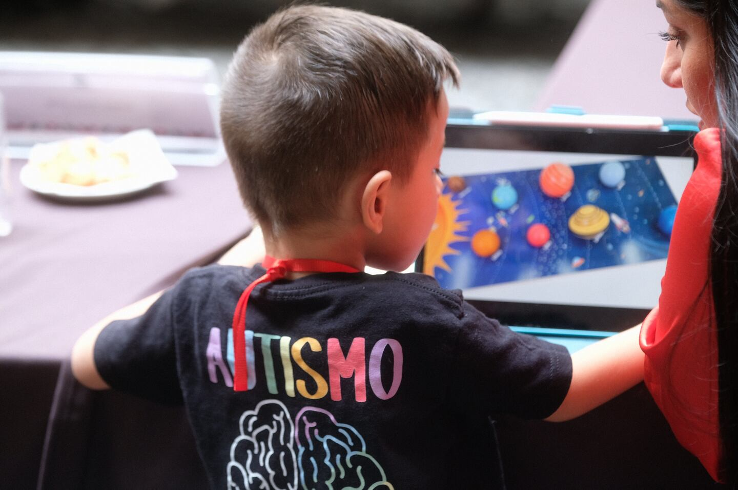Morena impulsa acciones de concientización sobre el autismo para evitar discriminación