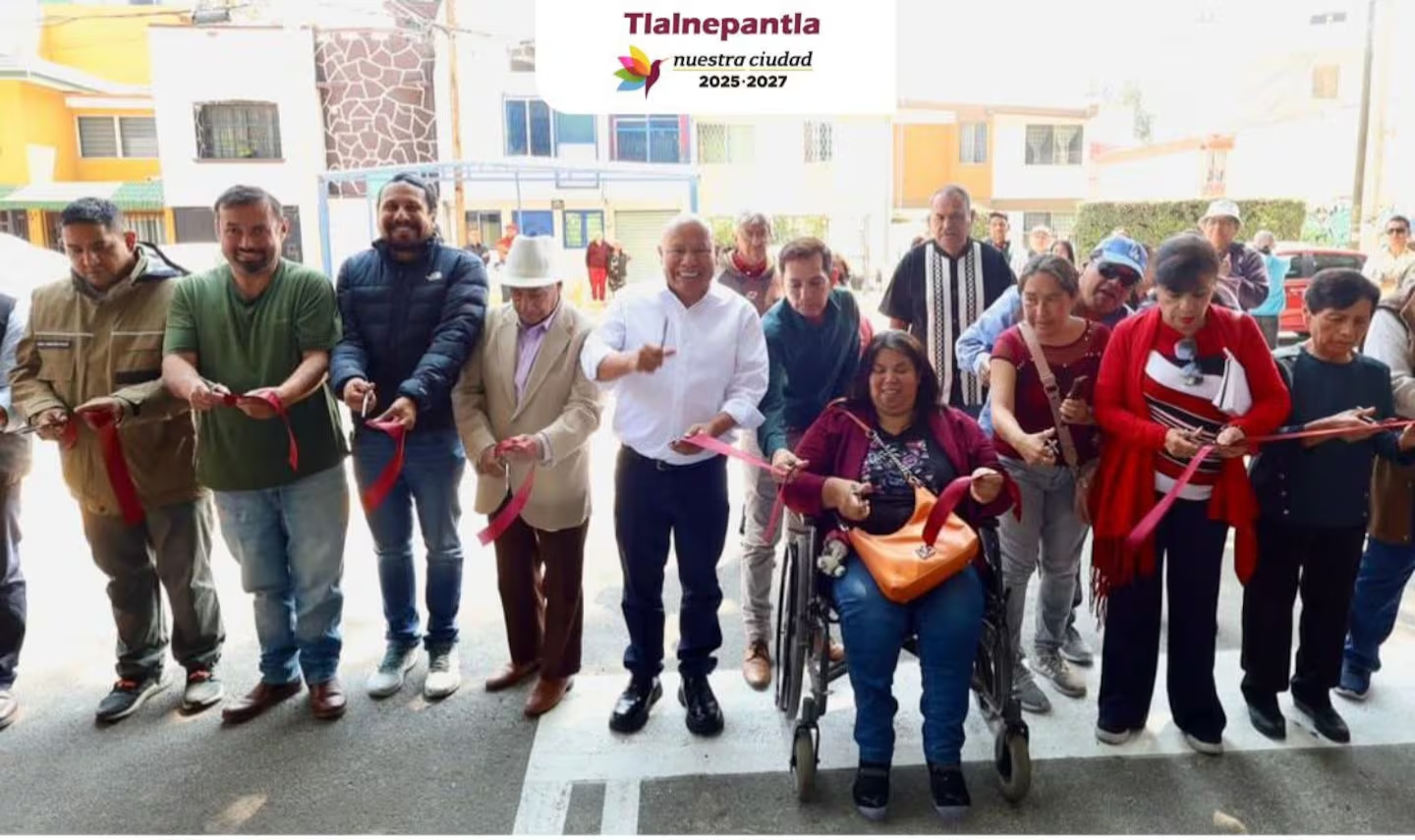 Entregan rehabilitación de la calle Azalea en Hogares Ferrocarrileros, Tlalnepantla