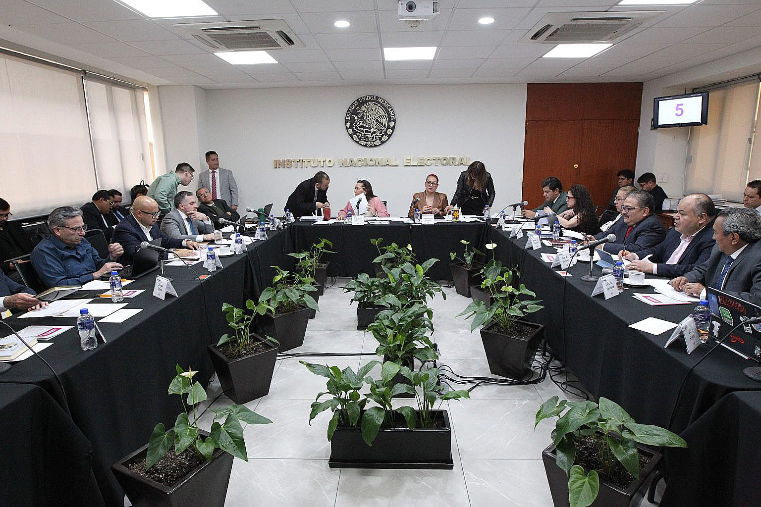 Publica INE lista de aspirantes con mejores puntajes a consejeros