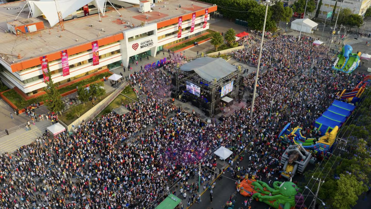 Convivio por el Día de la Niña y el Niño en la Gustavo A. Madero junto a 20 mil personas