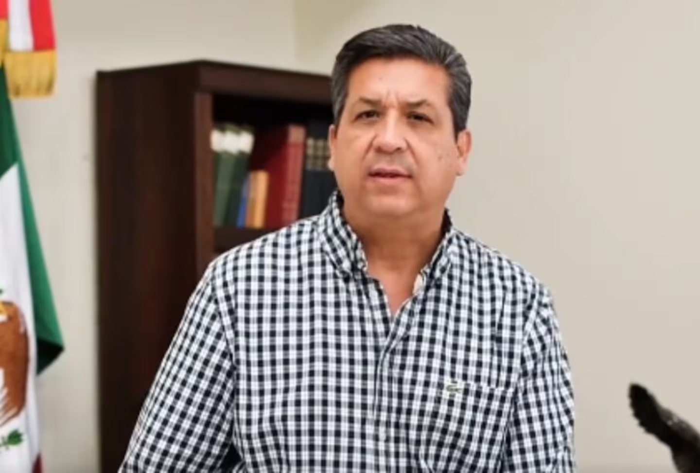 Vinculan a proceso a juez que protegió con amparos a Cabeza de Vaca