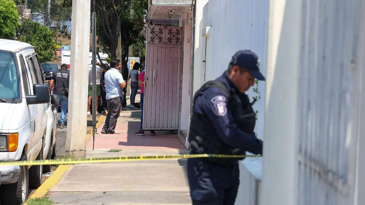 Matan a una mujer mientras llegaba a su casa en Xalatlaco, Edomex