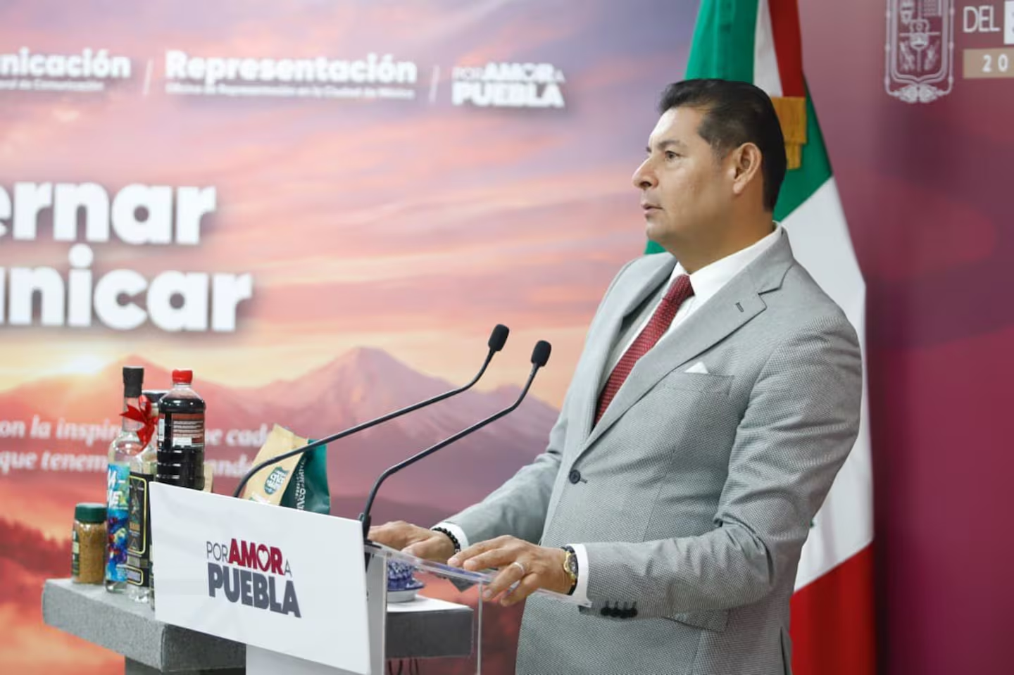 Puebla abre módulo del Registro Civil en la CDMX