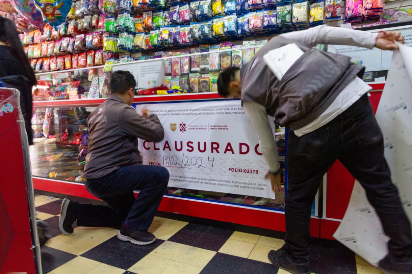 Congreso analiza propuesta para evitar clausuras prolongadas y agilizar apertura de negocios