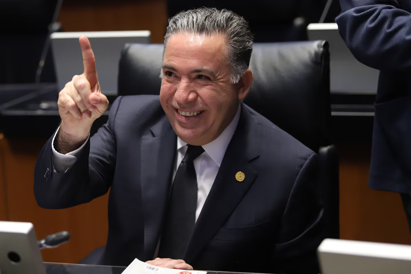 Enrique Inzunza se mantiene en el Senado y rechaza acusaciones de EU por nexos con el narco