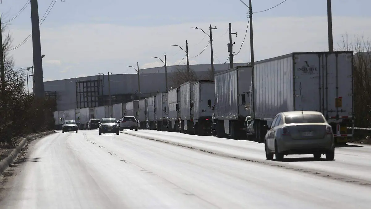 Denuncian presuntos cobros ilegales en aduanas para importar autos