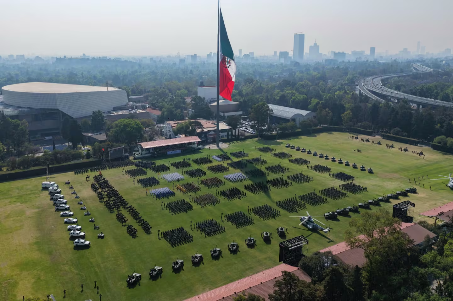 Denuncian que Grupo Eco, responsable del Axe Ceremonia 2025, explotará Campo Marte sin Plan de Protección Civi l