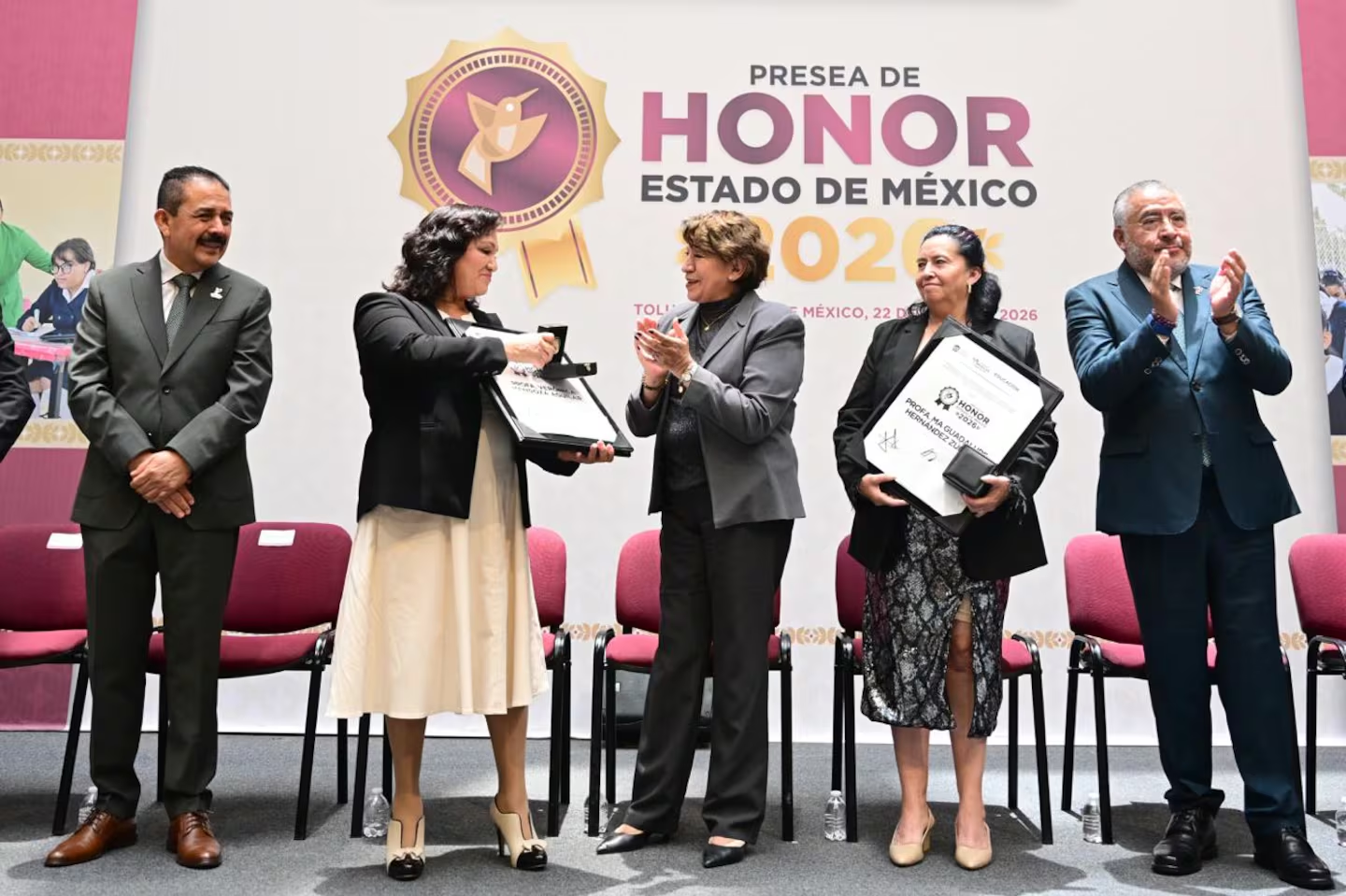 Gobierno del Estado de México entrega la “Presea de Honor Estado de México 2026” a docentes