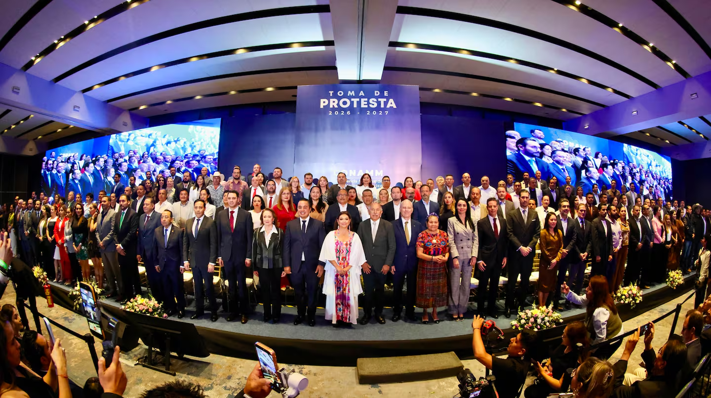 Janecarlo Lozano asume presidencia nacional de la CONAMM