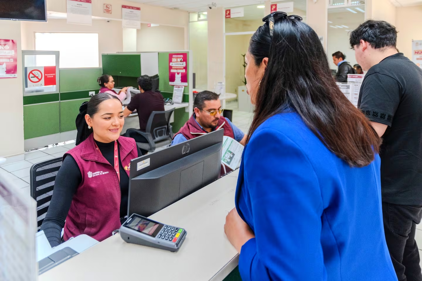 EdoMéx abre canales de denuncia para frenar “coyotes” y cobros ilegales en trámites