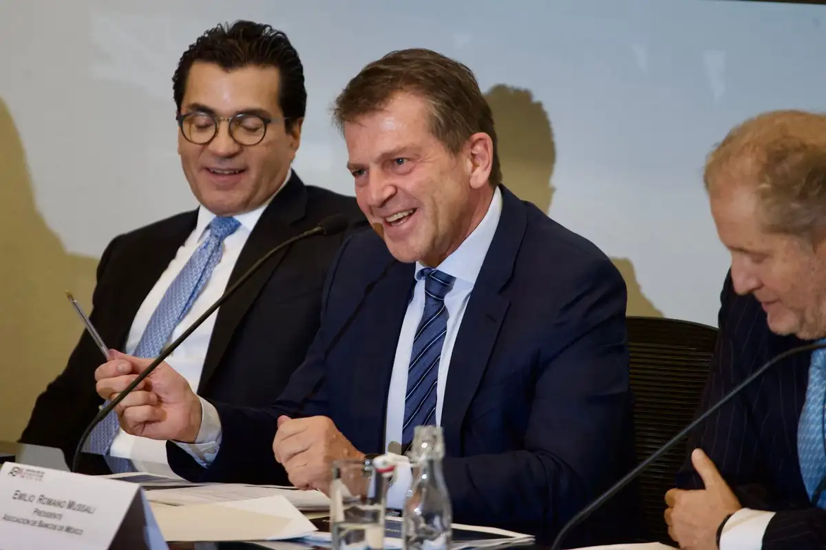 Bancos confían en plan del gobierno para proteger grado de inversión: ABM