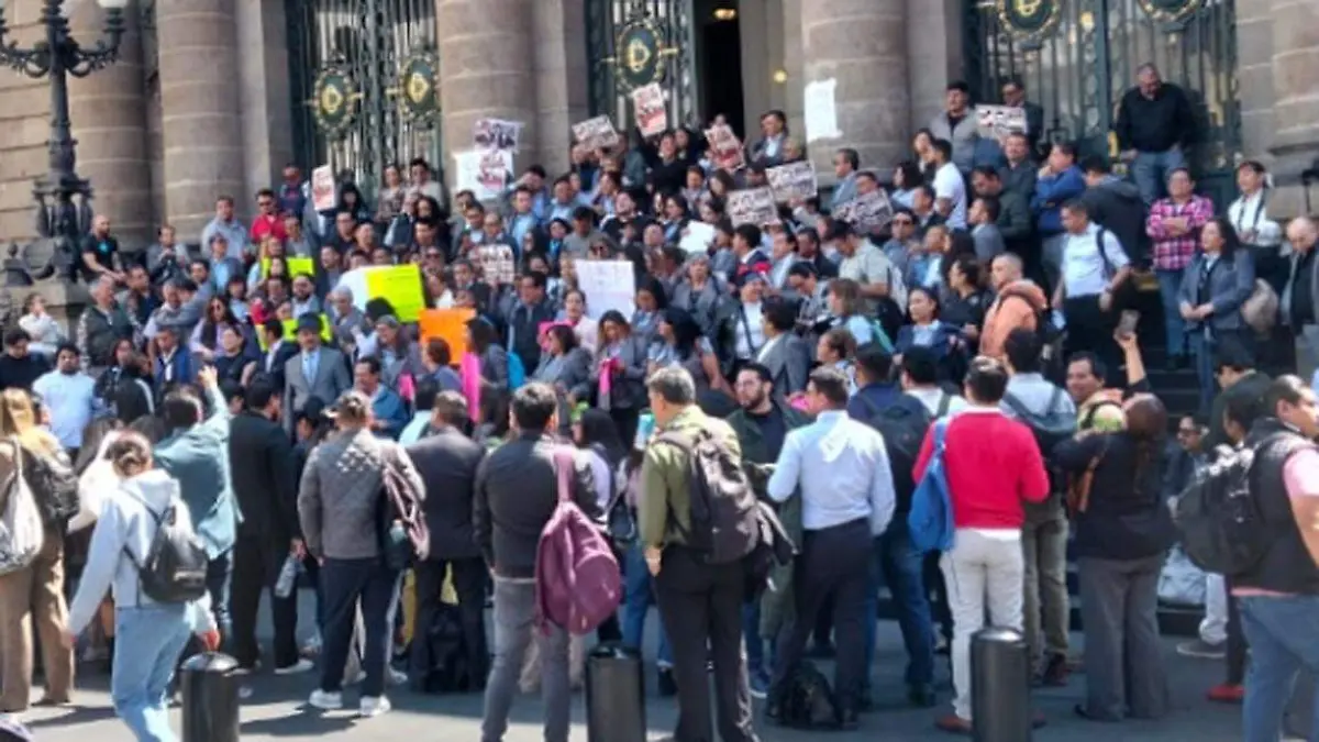 Trabajadores del Congreso CDMX logran aumento salarial y revisión de elevadores