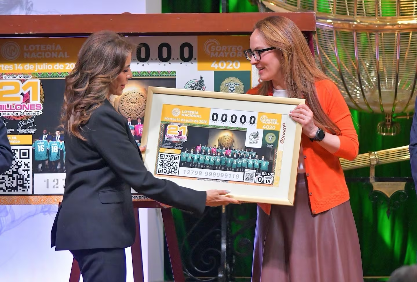 Lotería Nacional presenta nuevo billete dedicado a la Selección Mexicana