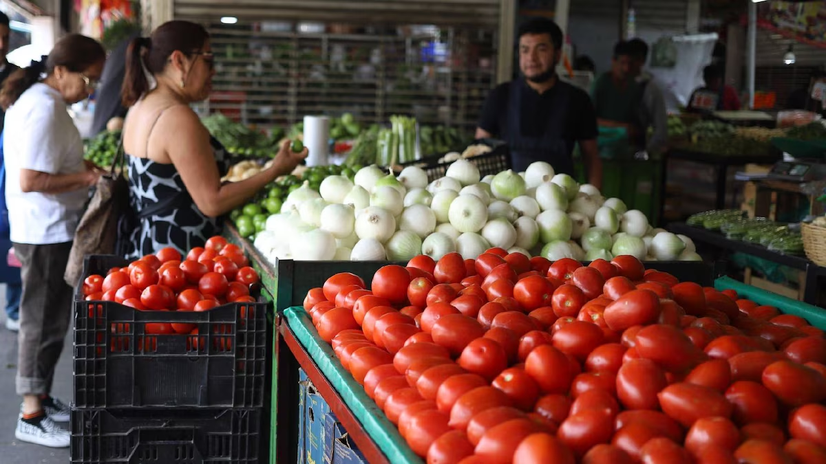 Inflación se modera a 3.94% y vuelve al rango de Banxico
