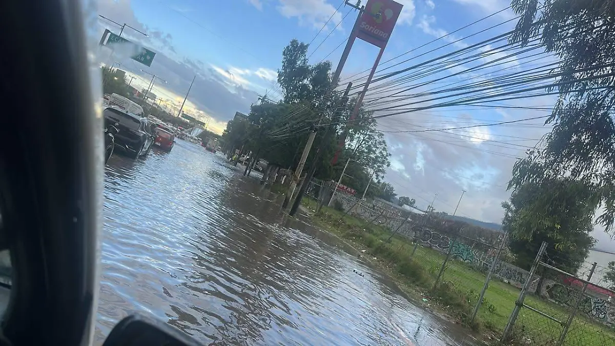 Caos total en Tultitlán y Coacalco: aguacero deja severas inundaciones sobre la López Portillo