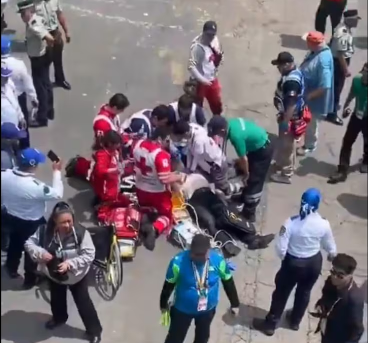 Aficionado sufre infarto afuera del Estadio CDMX previo al México vs Sudáfrica y es llevado en ambulancia