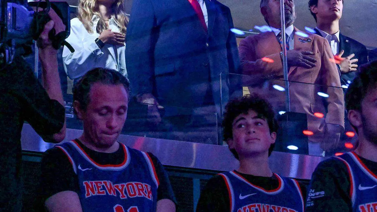 Renuncia titular del SAT de Quintana Roo tras polémica por asistencia VIP a juego de la NBA en Nueva York