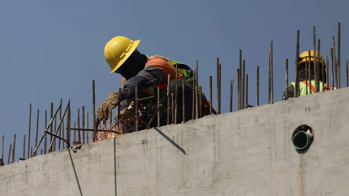 La construcción impulsa la actividad industrial; creció 1.8% en abril